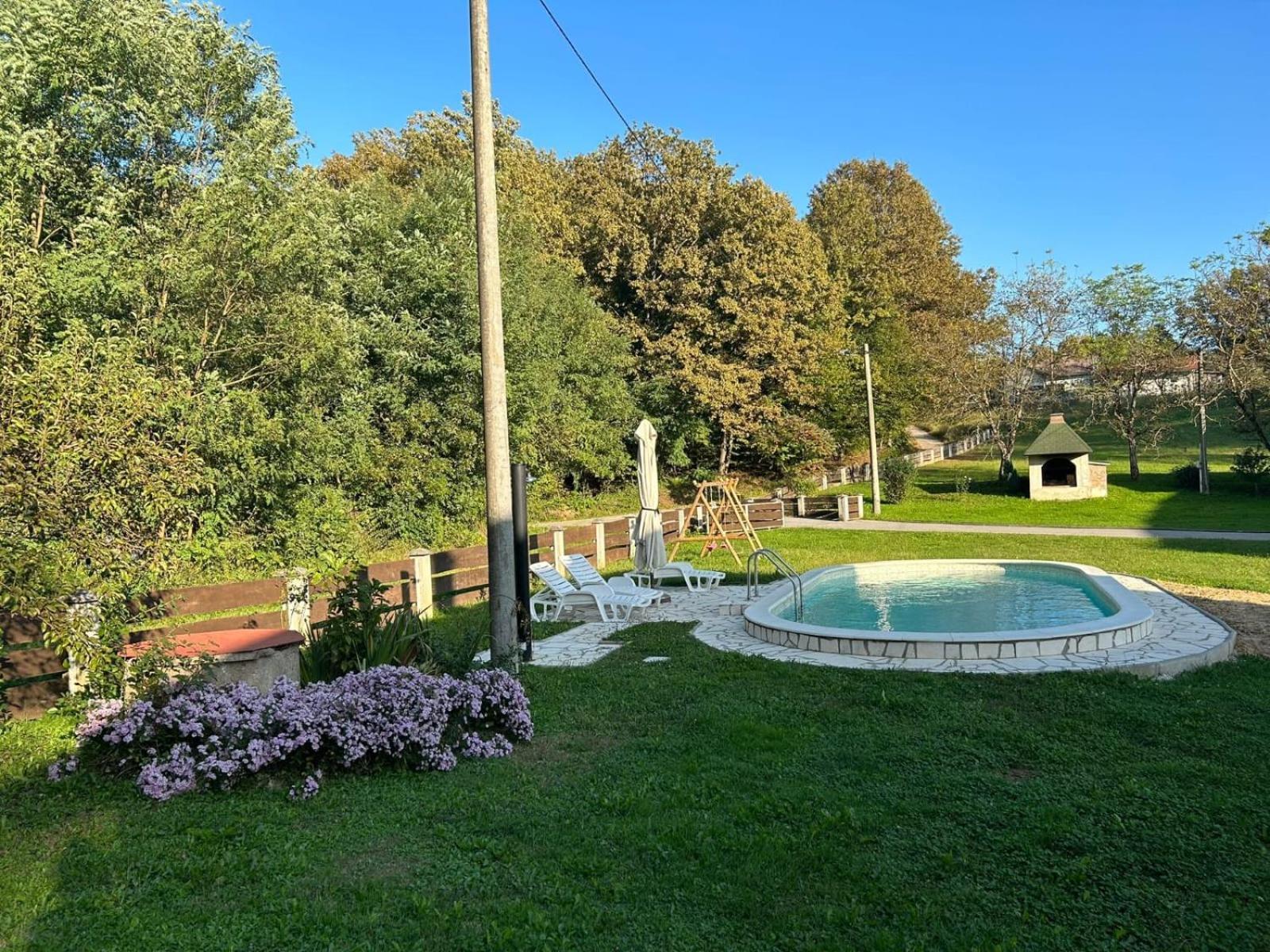 Vila Kuca Za Odmor Mazuran Karlovac Exteriér fotografie