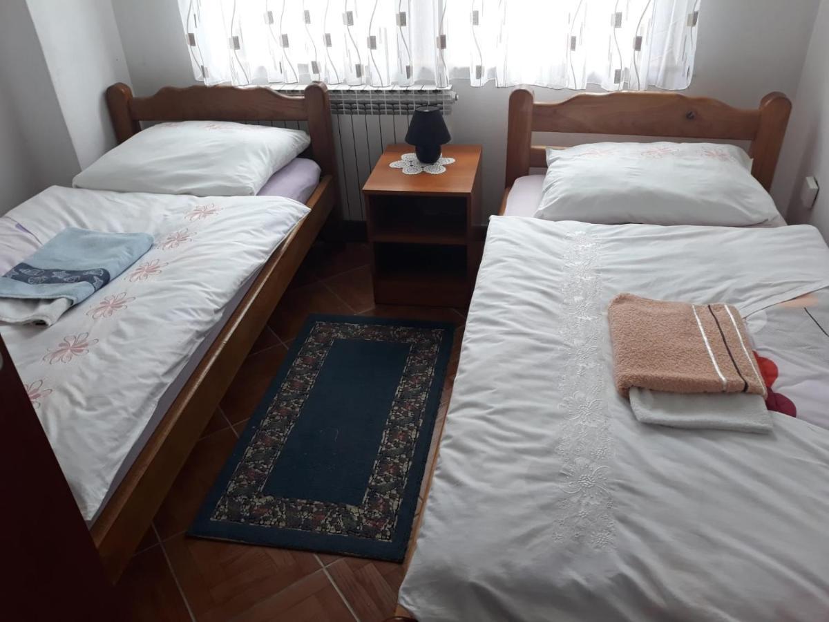 Vila Kuca Za Odmor Mazuran Karlovac Exteriér fotografie